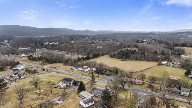 800 New Beasonwell Road, Kingsport, TN 37660
