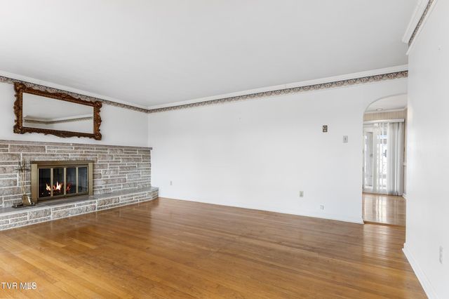 800 New Beasonwell Road, Kingsport, TN 37660
