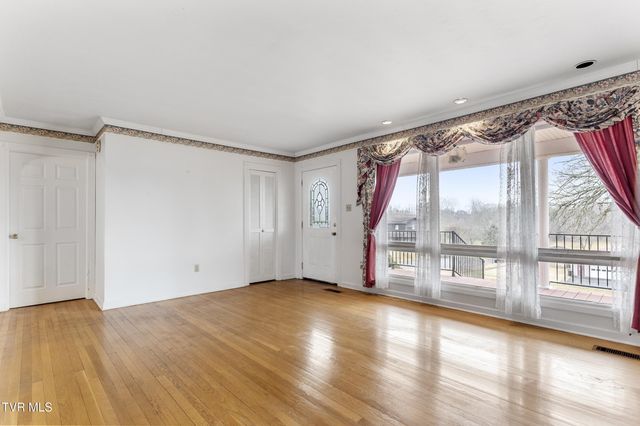 800 New Beasonwell Road, Kingsport, TN 37660