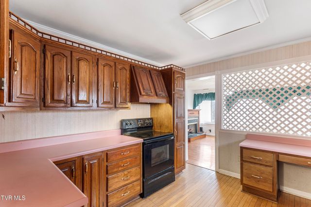 800 New Beasonwell Road, Kingsport, TN 37660