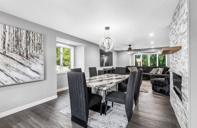 10 Robert Dr, Holyoke, MA 01040