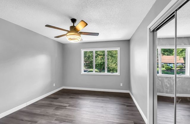 10 Robert Dr, Holyoke, MA 01040