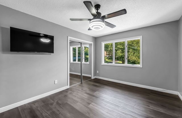 10 Robert Dr, Holyoke, MA 01040
