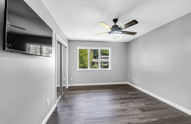 10 Robert Dr, Holyoke, MA 01040
