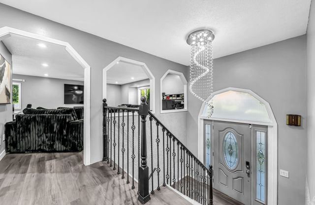 10 Robert Dr, Holyoke, MA 01040