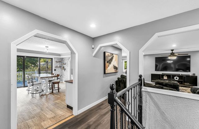 10 Robert Dr, Holyoke, MA 01040