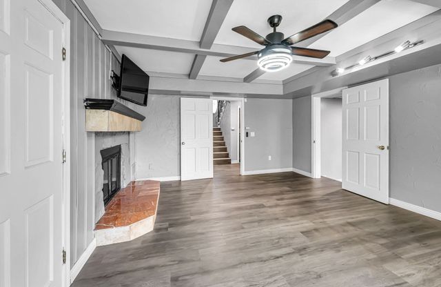 10 Robert Dr, Holyoke, MA 01040