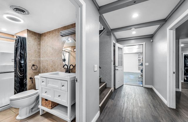 10 Robert Dr, Holyoke, MA 01040