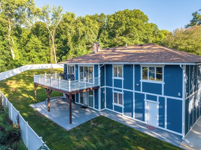 10 Robert Dr, Holyoke, MA 01040