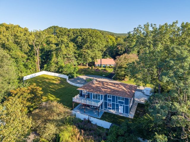 10 Robert Dr, Holyoke, MA 01040