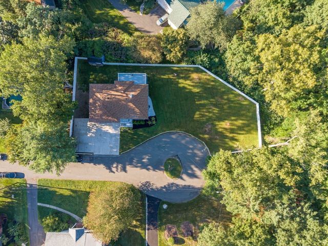 10 Robert Dr, Holyoke, MA 01040