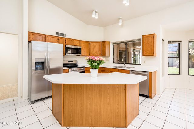 231 N COTTONWOOD Drive, Gilbert, AZ 85234