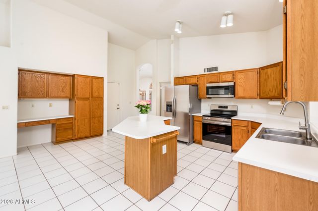 231 N COTTONWOOD Drive, Gilbert, AZ 85234