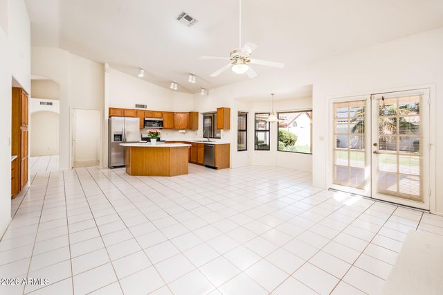 231 N COTTONWOOD Drive, Gilbert, AZ 85234