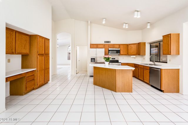 231 N COTTONWOOD Drive, Gilbert, AZ 85234