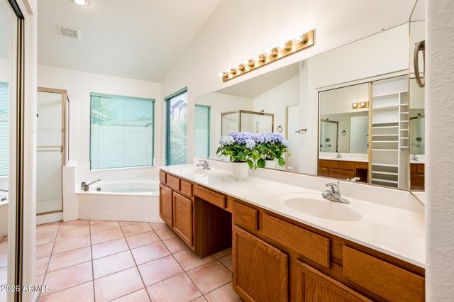 231 N COTTONWOOD Drive, Gilbert, AZ 85234