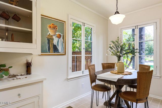 1265 N Holliston Avenue, Pasadena, CA 91104