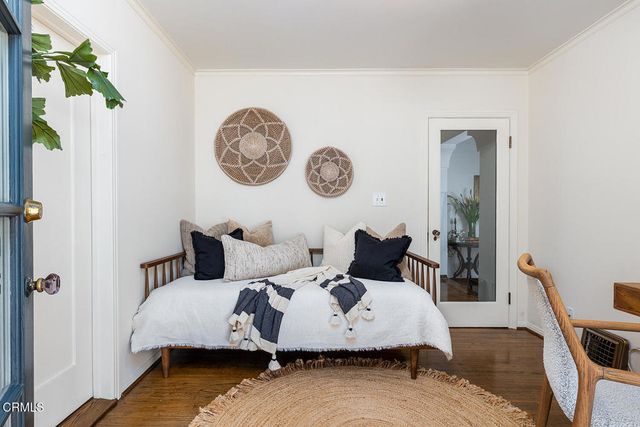 1265 N Holliston Avenue, Pasadena, CA 91104