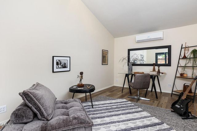 1265 N Holliston Avenue, Pasadena, CA 91104