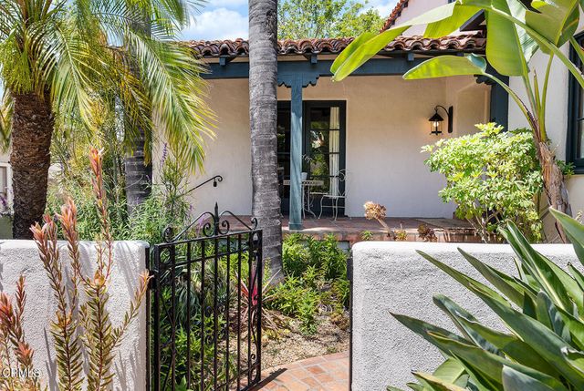 1265 N Holliston Avenue, Pasadena, CA 91104