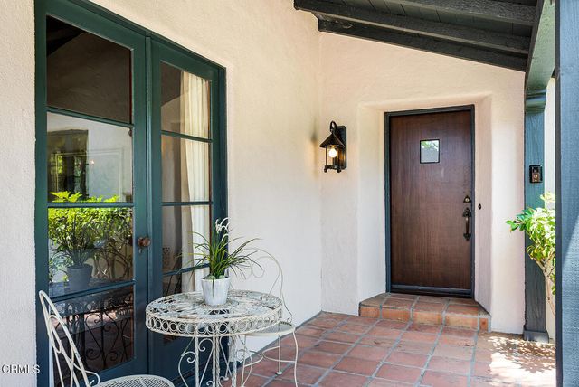 1265 N Holliston Avenue, Pasadena, CA 91104