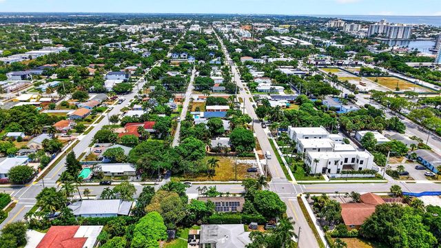 310 SE 8TH Street, Delray Beach, FL 33483