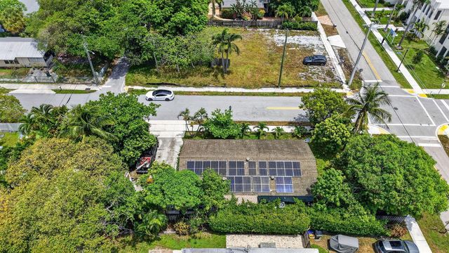 310 SE 8TH Street, Delray Beach, FL 33483