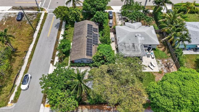 310 SE 8TH Street, Delray Beach, FL 33483