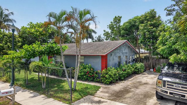 310 SE 8TH Street, Delray Beach, FL 33483