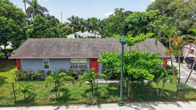 310 SE 8TH Street, Delray Beach, FL 33483