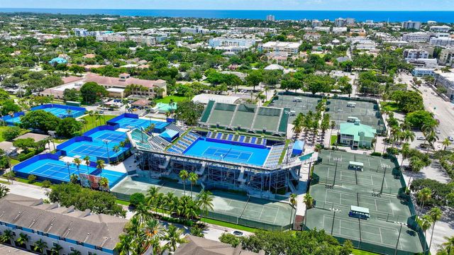 310 SE 8TH Street, Delray Beach, FL 33483