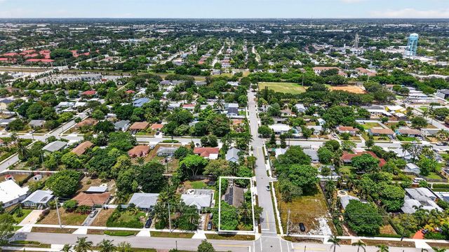 310 SE 8TH Street, Delray Beach, FL 33483