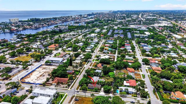 310 SE 8TH Street, Delray Beach, FL 33483