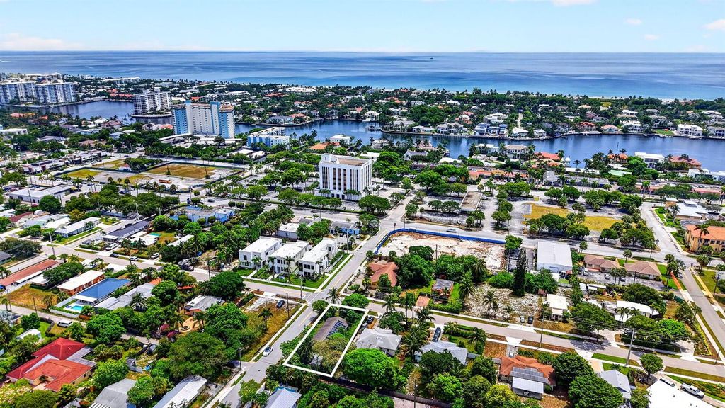 310 SE 8TH Street, Delray Beach, FL 33483