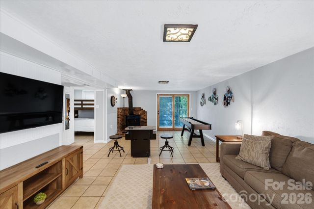 23 Springwood Drive, Asheville, NC 28805