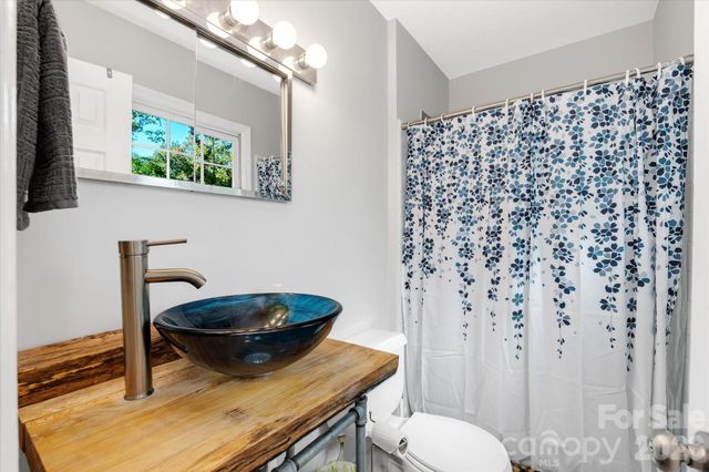 23 Springwood Drive, Asheville, NC 28805