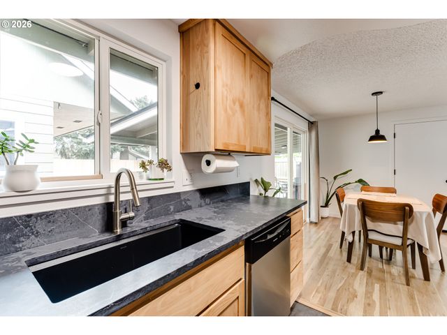 328 DEAN Ave, Eugene, OR 97404