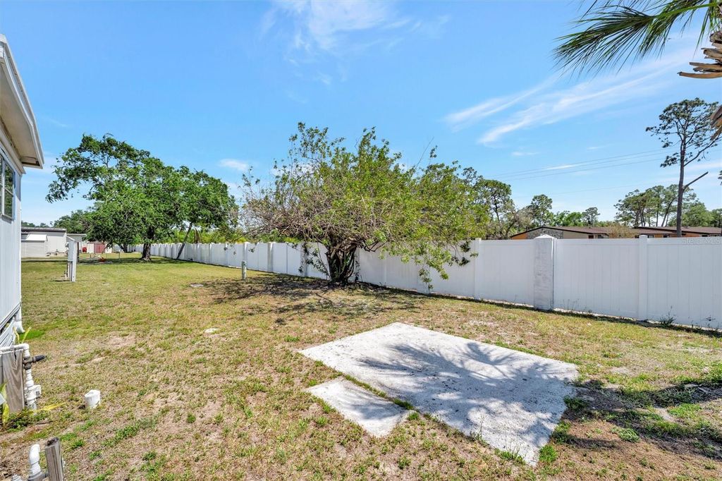 Image 6 of property listing at 264 S PORT ROYAL LANE, Apollo Beach, FL 33572