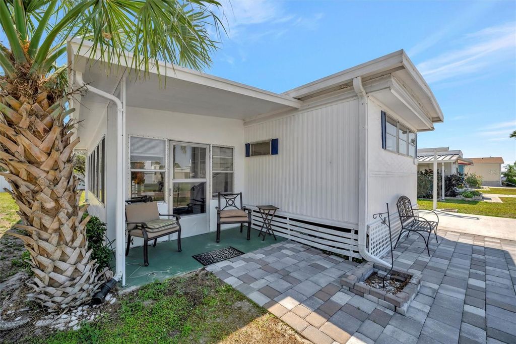 Image 10 of property listing at 264 S PORT ROYAL LANE, Apollo Beach, FL 33572