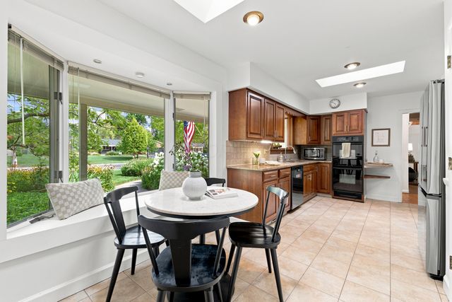3795 Surrey Hill Place, Upper Arlington, OH 43220