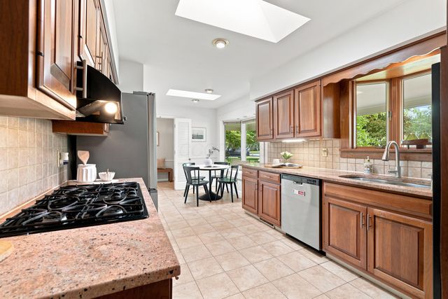 3795 Surrey Hill Place, Upper Arlington, OH 43220