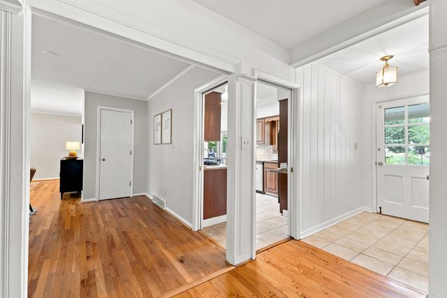 3795 Surrey Hill Place, Upper Arlington, OH 43220