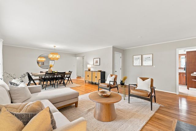 3795 Surrey Hill Place, Upper Arlington, OH 43220
