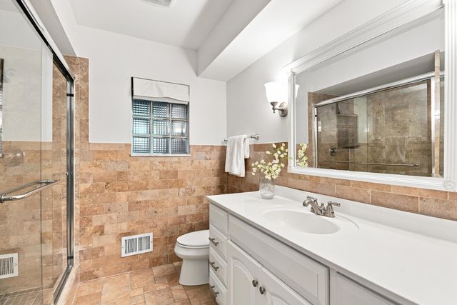 3795 Surrey Hill Place, Upper Arlington, OH 43220