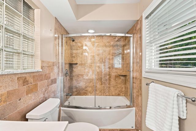 3795 Surrey Hill Place, Upper Arlington, OH 43220