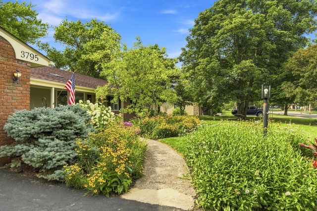 3795 Surrey Hill Place, Upper Arlington, OH 43220