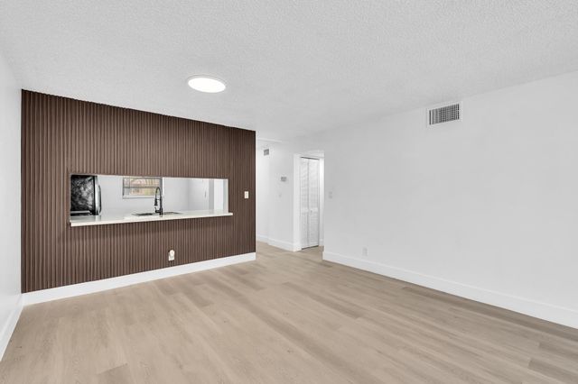 7175 Orange Drive 111H, Davie, FL 33314