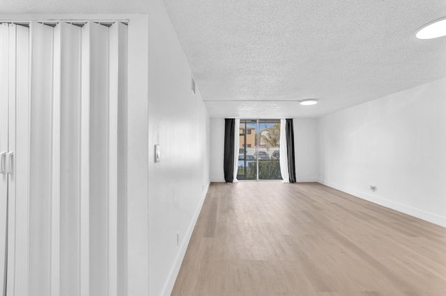 7175 Orange Drive 111H, Davie, FL 33314