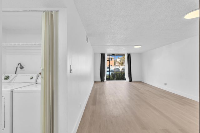 7175 Orange Drive 111H, Davie, FL 33314