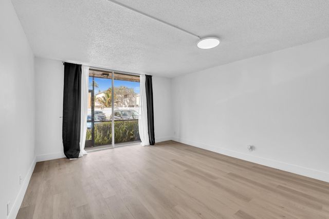 7175 Orange Drive 111H, Davie, FL 33314